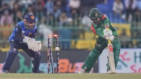 ওয়ানডেতে এমন ধস আগে দেখেনি ক্রিকেট বিশ্ব!