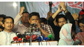 ‘চিপায় পড়ে’ ডিসি-এসপিরা ছাত্রনেতাদের সঙ্গে ভালো ব্যবহার করছেন: হাসনাত আবদুল্লাহ