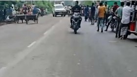 ভ্যানে বাসের ধাক্কায় প্রাণ গেলো দুই জনের