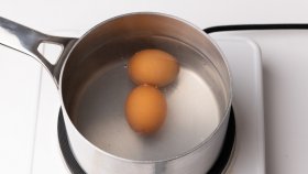 ডিম সেদ্ধ করার পানি যেসব উপায়ে ব্যবহার করা যায় 
