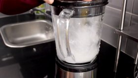 ব্লেন্ডার থেকে মসলার গন্ধ দূর করবেন যেভাবে