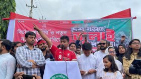 জনগণ পাশে থাকলে দিল্লি পালাতে হয় না, লন্ডন থাকতে হয় না: হাসনাত আবদুল্লাহ