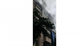 চট্টগ্রামের জামালখানে বহুতল ভবনে আগুন