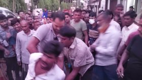 আসামি ধরতে গিয়ে পুলিশ কর্মকর্তা আহত