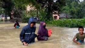 ফেনীতে বন্যা নিয়ন্ত্রণ বাঁধের ১৪ স্থানে ভাঙন, প্লাবিত ৩০ গ্রাম
