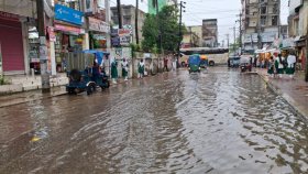 টানা বর্ষণে নোয়াখালীতে তলিয়ে গেছে অধিকাংশ সড়ক, আবারও বন্যার আশঙ্কা