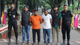 রাজধানীর বাড্ডায় বিদেশি পিস্তলসহ শীর্ষ সন্ত্রাসী মোজাম্মেল গ্রেফতার