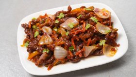 সহজ উপায়ে বিফ সিজলিং রাঁধবেন যেভাবে