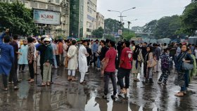 গোপালগঞ্জে এনসিপি নেতাদের ওপর হামলার প্রতিবাদে শাহবাগ ব্লকেড
