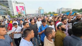 গোপালগঞ্জে এনসিপির ওপর হামলার প্রতিবাদে উত্তরায় শিক্ষার্থীদের রাস্তা অবরোধ