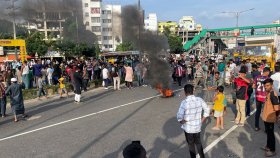 ঢাকা-চট্টগ্রাম মহাসড়ক অবরোধ, যান চলাচল বন্ধ