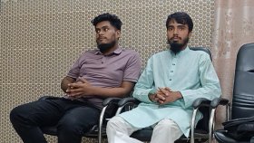 ৩ কোটি টাকা তুলতে গিয়ে আটক দুই শিক্ষার্থী মুচলেকায় ছাড়া পেলেন