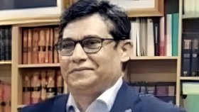 স্ত্রীসহ সাবেক যুগ্ম সচিব বিকাশ সাহার দেশত্যাগে নিষেধাজ্ঞা