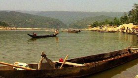 চোরাকারবারিদের নৌকার ধাক্কায় টহল নৌকা ডুবে বিজিবি সদস্য নিখোঁজ