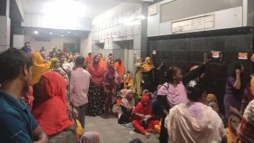পাওনা পরিশোধের আশ্বাসে শ্রম ভবন ছাড়লেন শ্রমিকরা