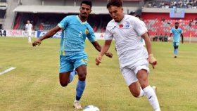 দ্বিতীয়ার্ধের দুই গোলে আবাহনীর বিদায়