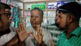 আন্দোলনে বক্তব্য শেষে ‘জয় বাংলা’ স্লোগান, বাকিরা ধরে পুলিশে দিলেন