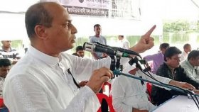 ‘ওসি সাহেব, বিবস্ত্র করে বের করে দেবো’ বলা বিএনপি নেতার পদ স্থগিত
