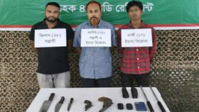 চট্টগ্রামের বোয়ালখালীতে পিস্তলসহ আটক ৩