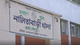 বন্ধুকে বাড়িতে দাওয়াত করে খাওয়ানোর পর কুপিয়ে হত্যা