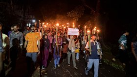 চুয়েটে শিক্ষার্থীদের মশাল মিছিল