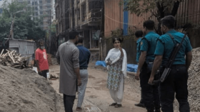 দেশজুড়ে পরিবেশ অধিদফতরের অভিযান: পলিথিন জব্দ, কারখানা সিলগালা ও জরিমানা