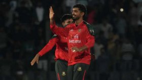 সাইফকে নিয়ে সালাউদ্দিন, ‘কাউকে খুব তাড়াতাড়ি আকাশে তুলবেন না, আবার হুট করে নামিয়েও দেবেন না’