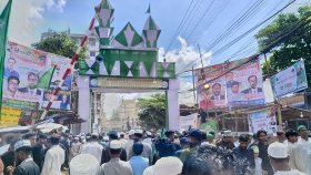 চট্টগ্রামে লাখো মানুষের উপস্থিতিতে চলছে বৃহত্তম জশনে জুলুস