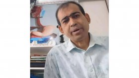 চিকিৎসক না হয়েও রোগী দেখতেন তিনি