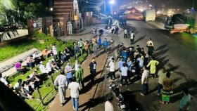 ভোট গণনার মধ্যে গভীর রাতে জাবির বিভিন্ন গেটে শিবির সমর্থকদের অবস্থান