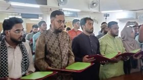 শপথ নিলেন জাকসুর নবনির্বাচিত ছাত্রপ্রতিনিধিরা