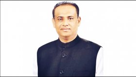 সাবেক ভূমিমন্ত্রীর বিরুদ্ধে জবানবন্দি দিলেন তার প্রতিষ্ঠানের দুই কর্মকর্তা
