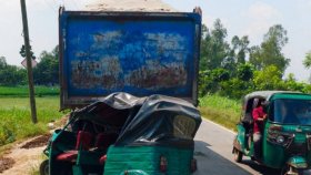 ট্রাক-অটোরিকশার সংঘর্ষে পূজার জন্য গ্রামে যাওয়া বাবা-ছেলেসহ নিহত ৩