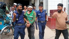 ‘৬ রাউন্ড গুলি খেতে না চাইলে দ্রুত টাকা পাঠা’