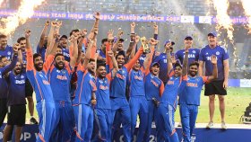 ট্রফি বিতর্ক: সিদ্ধান্ত নিতে পাঁচ টেস্ট খেলুড়ে দেশকে দায়িত্ব দিয়েছে এসিসি!