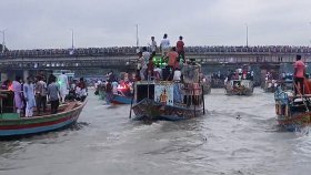 প্রতিমা বিসর্জনের সময় তুরাগ নদে নৌকা ডুবে দুই শিশু নিখোঁজ