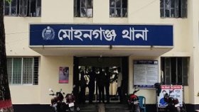 থানার পাশে মুদিদোকানিকে গলা কেটে হত্যা