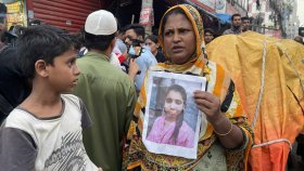 মিরপুরে পোশাক কারখানা ও রাসায়নিকের গুদামে আগুন (ফটো স্টোরি)