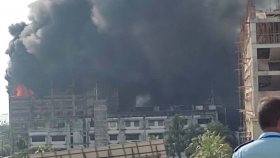 চট্টগ্রাম ইপিজেডে পোশাক কারখানায় আগুন, নিয়ন্ত্রণে ১৬ ইউনিট 