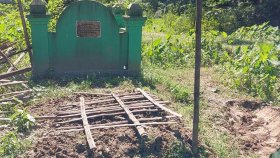 সিরাজগঞ্জে এক রাতে ১৬ কবরের কঙ্কাল চুরি