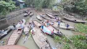 রাতেই কাটছে নিষেধাজ্ঞা, ইলিশ ধরতে প্রস্তুত জেলেরা