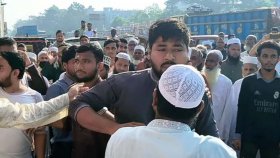 জামায়াত প্রার্থীকে ‘আ.লীগের দোসর’ বলে মাইক্রোফোন কেড়ে নিলেন নেতাকর্মীরা