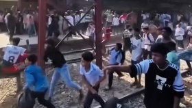 জেলার দাবিতে ট্রেনে পাথর নিক্ষেপের ঘটনায় মামলা, গ্রেফতার ৩