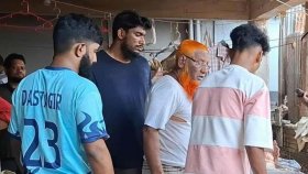 বিছানায় পড়ে ছিল শিশুর লাশ, ফ্যানে ঝুলছিলেন মা