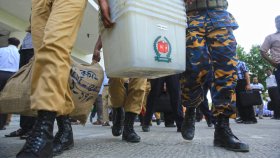 নির্বাচনি ট্রেন কি লাইনচ্যুত হতে যাচ্ছে?