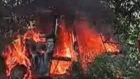 মাইক্রোর ধাক্কায় আগুন ধরে গেলো অটোরিকশায়, ভেতরে পুড়ে অঙ্গার যাত্রী