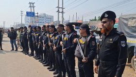 লকডাউনে সাভার-আশুলিয়ায় পরিস্থিতি স্বাভাবিক, মাঠে র‌্যাবের টহল