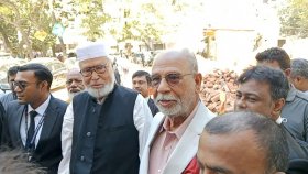 আদালতে লতিফ সিদ্দিকীর হাজিরায় সঙ্গে এলেন কাদের সিদ্দিকী