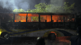 এবার সাভারে দাঁড়িয়ে থাকা বাসে অগ্নিসংযোগ