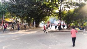 ধানমন্ডি ৩২ নম্বরে পুলিশের ৩ গাড়ি ভাঙচুর